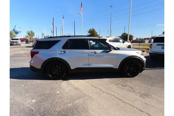 $39999 : Ford Explorer 2023 AWD ST 4d image 10