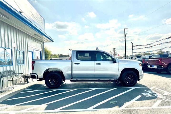 $30990 : 2022 Silverado 1500 Custom image 4