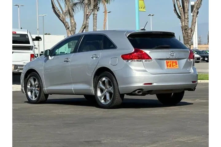 $12990 : Toyota Venza 2012 FWD LE V6 image 6
