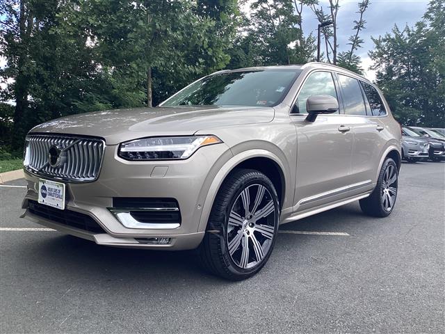 $67415 : PRE-OWNED 2024 VOLVO XC90 B6 image 1