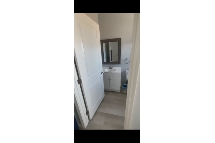 $1200 : Rentohabitación c/baño privado image 1