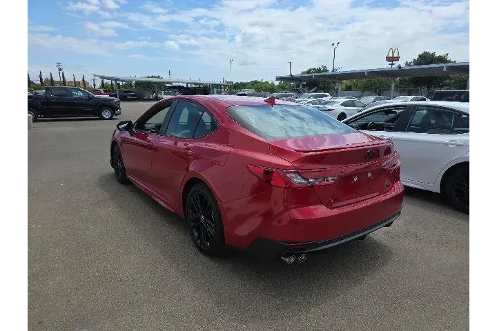 $37900 : Toyota Camry 2026 SE 4dr Sed image 4