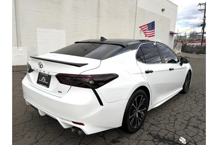 $14979 : 2020 Camry SE Auto (Natl) image 7