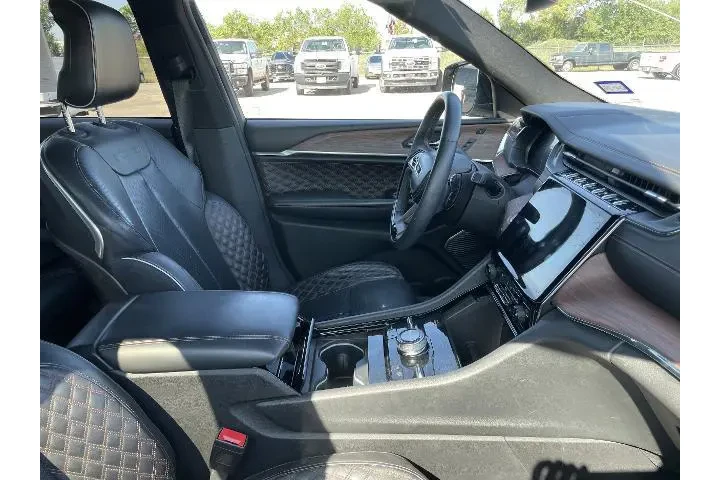 $37903 : Jeep Grand Cherokee L 2023 4 image 7