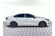 $17371 : Kia Forte 2023 LXS 4dr Sedan thumbnail