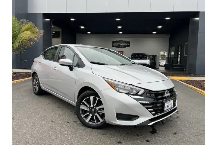 $17981 : Nissan Versa 2025 SV 4dr Sed image 1