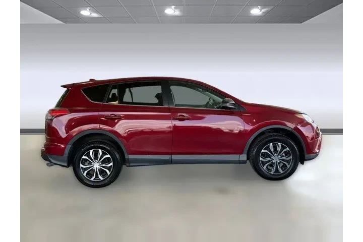 $8999 : Toyota RAV4 2018 AWD LE 4dr image 8