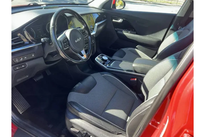 $11900 : 2022 Niro EV S image 9