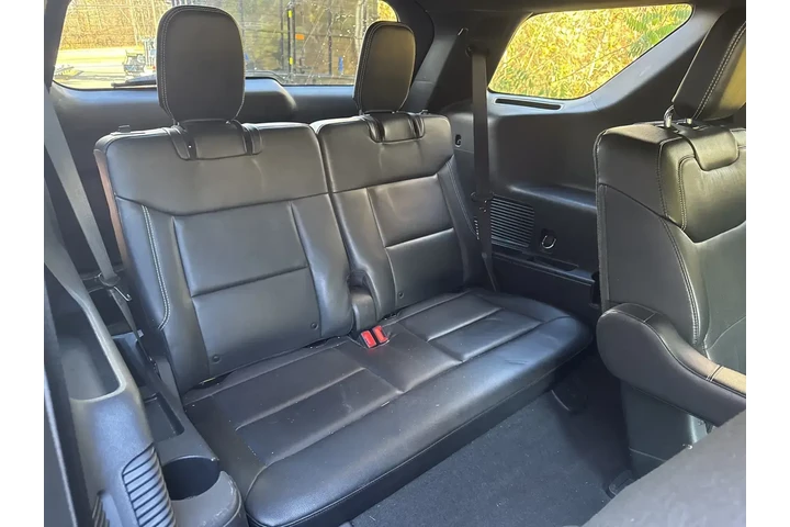 $27795 : Ford Explorer 2022 AWD ST 4d image 6