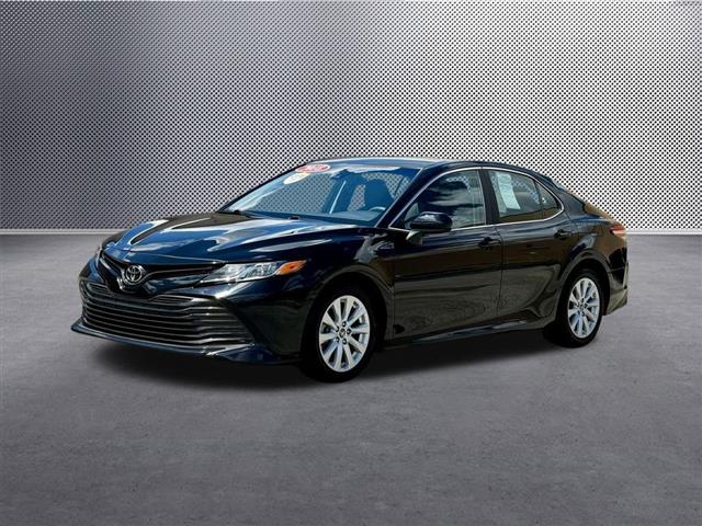 $21157 : 2018 Camry LE image 3