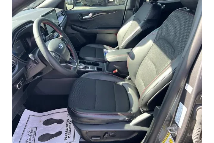 $28997 : Ford Escape 2025 ST-Line 4dr image 9