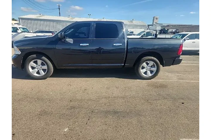 $18491 : Ram 1500 2016 4x2 Express 4d image 9