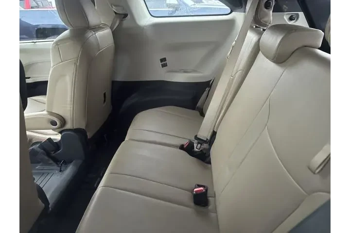 $37935 : Toyota Sienna 2023 XLE 8-Pas image 6