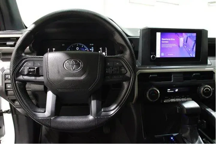 $39998 : Toyota Tacoma 2025 4x2 SR5 4 image 8