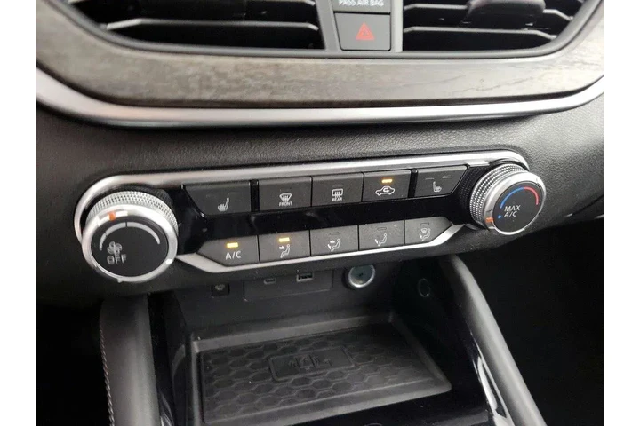 $20998 : Nissan Altima 2023 2.5 SV 4d image 9