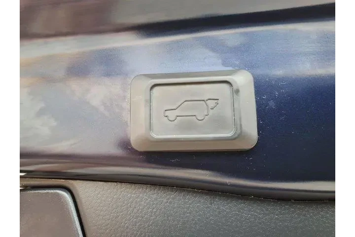 $34134 : Toyota RAV4 2024 AWD XLE 4dr image 9