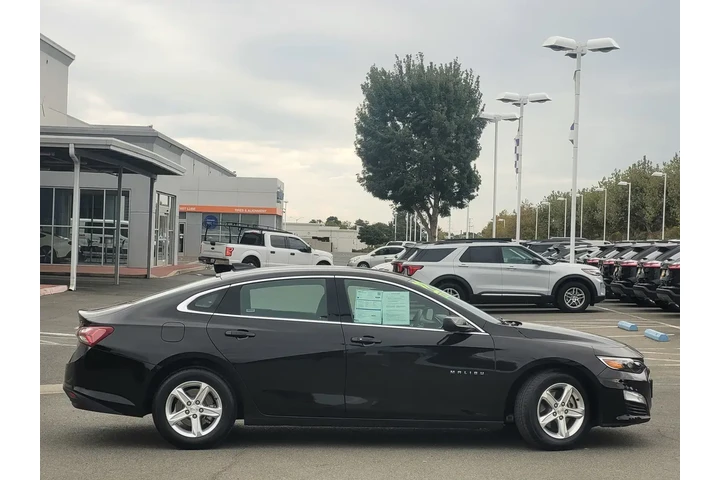 $16000 : Chevrolet Malibu 2022 LT 4dr image 3