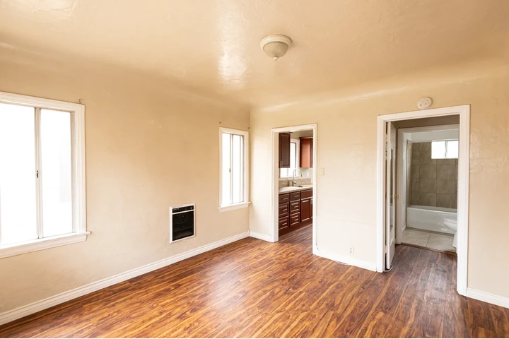 $1250 : Apt tipo estudio Centro/local image 1