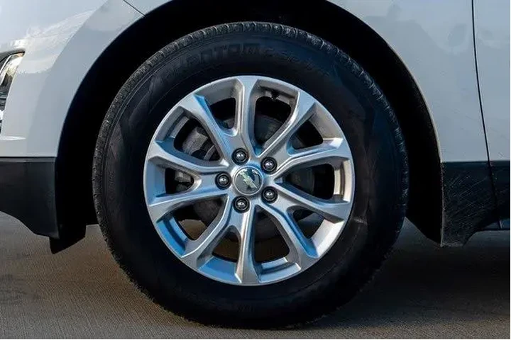 $10955 : Chevrolet Equinox 2020 LS 4d image 8