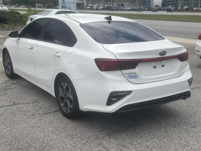 $16990 : 2020 KIA FORTE image 6