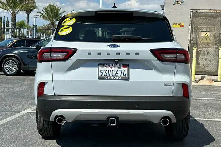 $35575 : Ford Escape Plug-In Hybrid 2 image 4