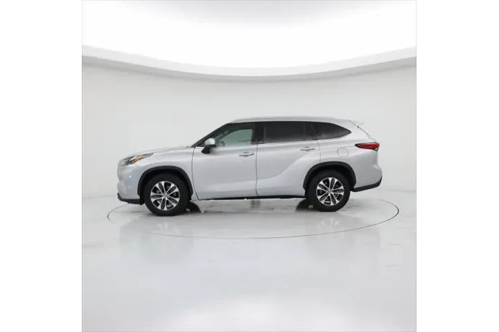 $31998 : Toyota Highlander 2021 XLE 4 image 3