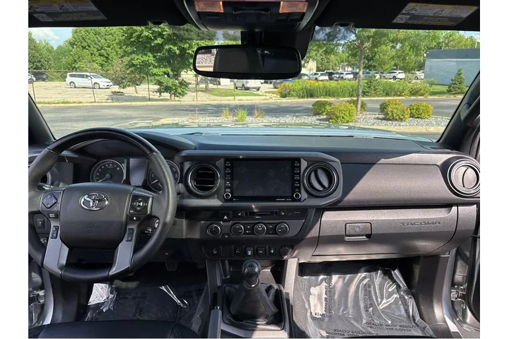 $41989 : Gold Certified2022 Tacoma TRD image 4