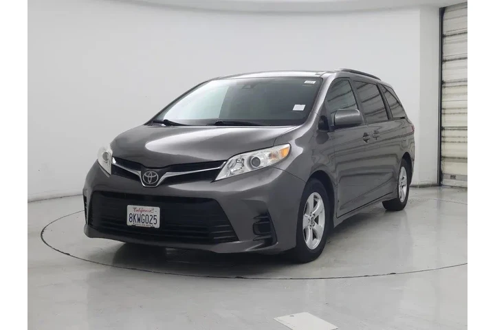 $26998 : Toyota Sienna 2018 LE 7-Pass image 4