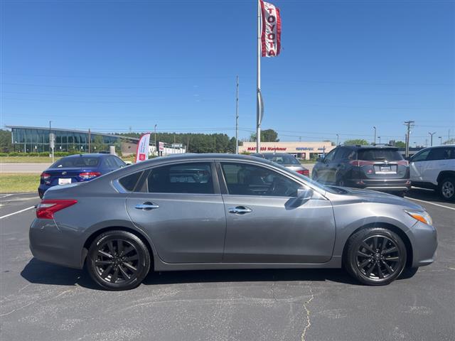 $10000 : PRE-OWNED 2018 NISSAN ALTIMA image 8
