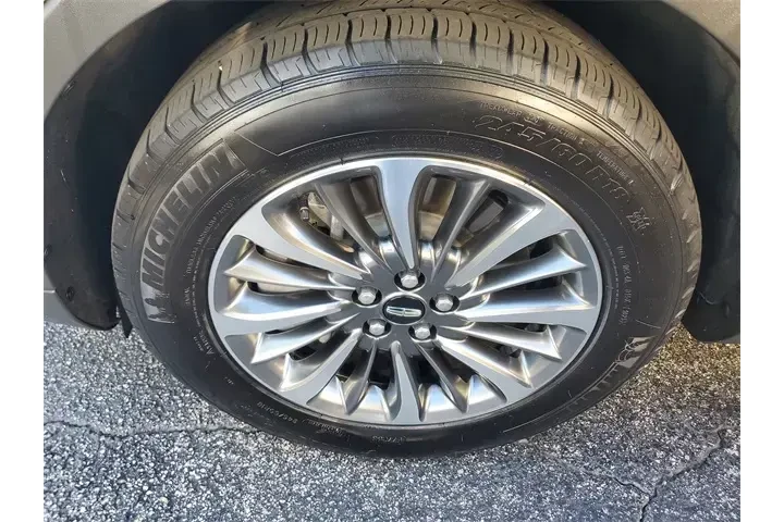 Lincoln Nautilus 2023 Standa image 6