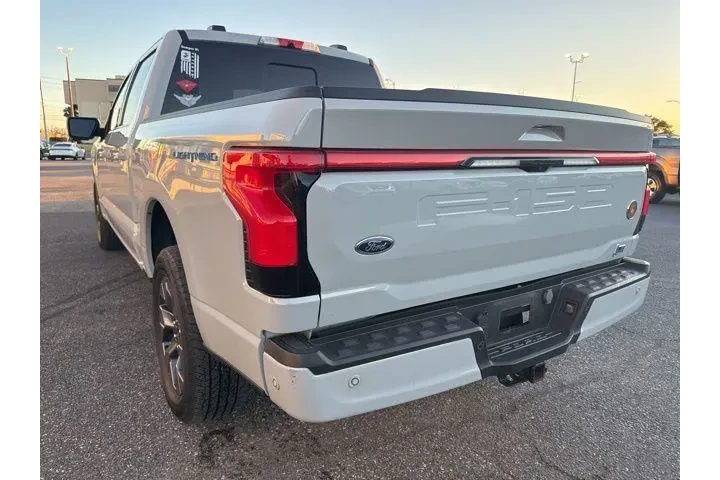 $37391 : Ford F-150 Lightning 2023 AW image 6