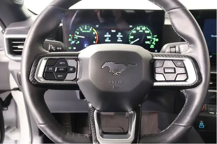 $34900 : Ford Mustang 2026 EcoBoost P image 3