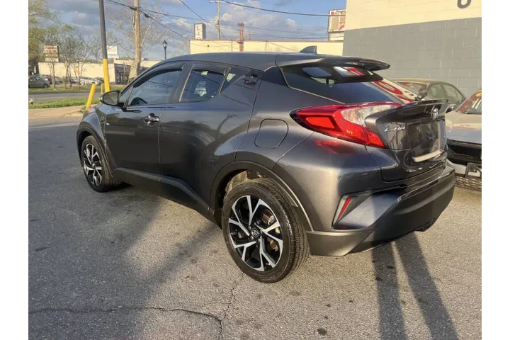 $16900 : 2019 C-HR XLE image 5
