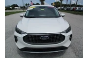 $23995 : Ford Escape Plug-In Hybrid 2 thumbnail