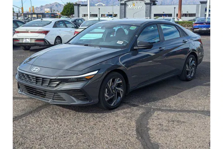 $25999 : Hyundai ELANTRA Hybrid 2025 image 5