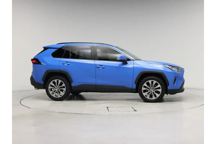 $26998 : Toyota RAV4 2021 XLE Premium image 7