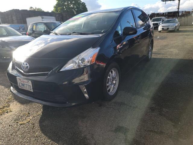 $9999 : 2013 Prius v Three image 5