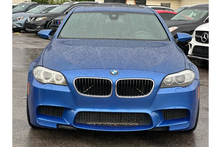 2013 BMW M5 SEDAN 4D image 6