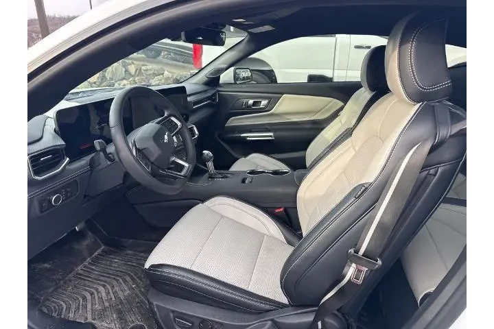 $35987 : Ford Mustang 2025 EcoBoost P image 5