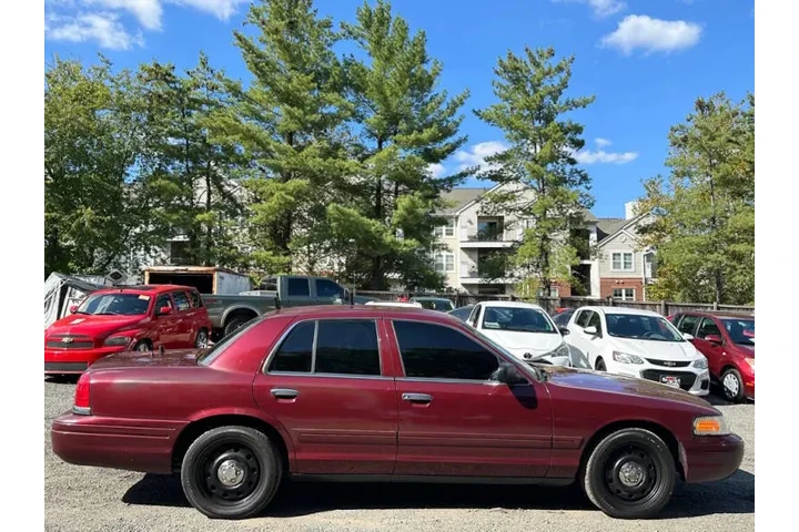 $3500 : 2008 Crown Victoria image 8