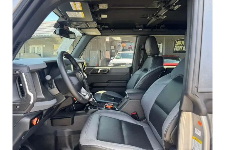 2024 Bronco Big Bend 4-Door image 7