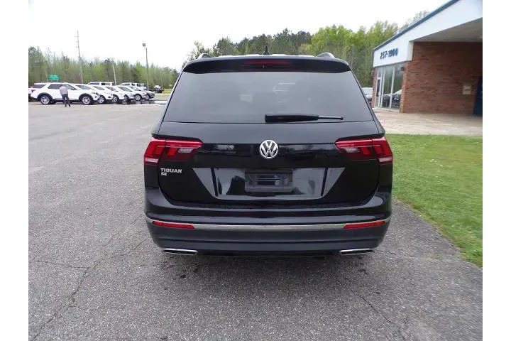 $15900 : Volkswagen Tiguan 2021 SE 4d image 7