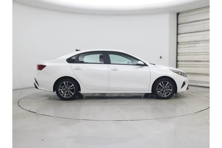 $17998 : Kia Forte 2022 LXS 4dr Sedan image 7