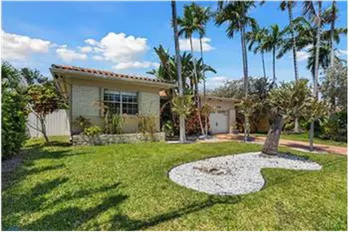 $8500 : Rental property with 3 bedro image 3