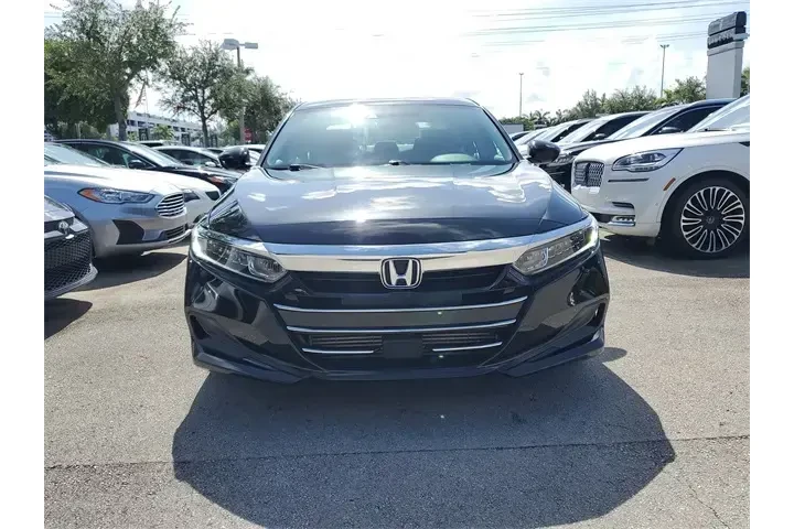 $18990 : Honda Accord 2022 LX 4dr Sed image 2