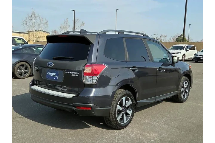 $13599 : Subaru Forester 2017 AWD 2.5 image 5