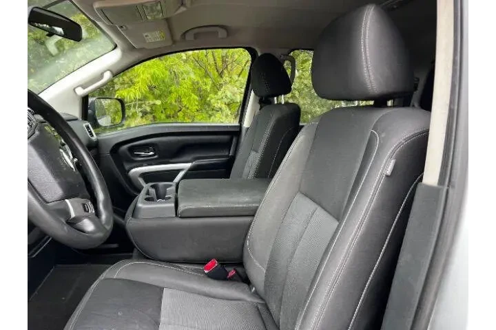 $18995 : 2017 Titan image 10