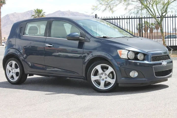 $6565 : 2016 Sonic LTZ Auto image 3