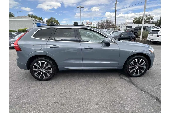 $27910 : 2022 XC60 Momentum image 7
