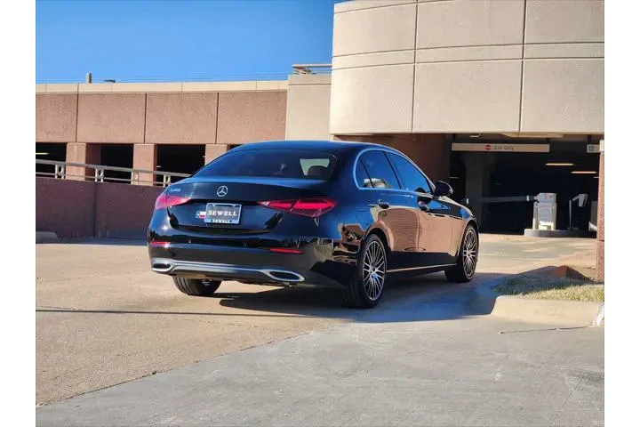 $29990 : Mercedes-Benz C-Class 2022 C image 4